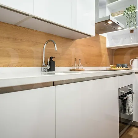 Lovely Boho With Parking - Historic Center By Rems