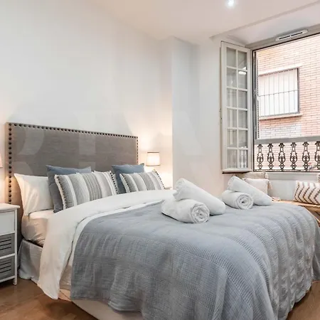 Apartment Lovely Boho With Parking - Historic Center By Rems