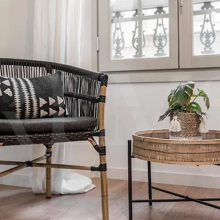 Apartment Lovely Boho With Parking - Historic Center By Rems